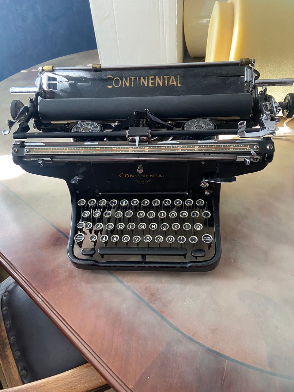 Myydään continental kirjoituskone