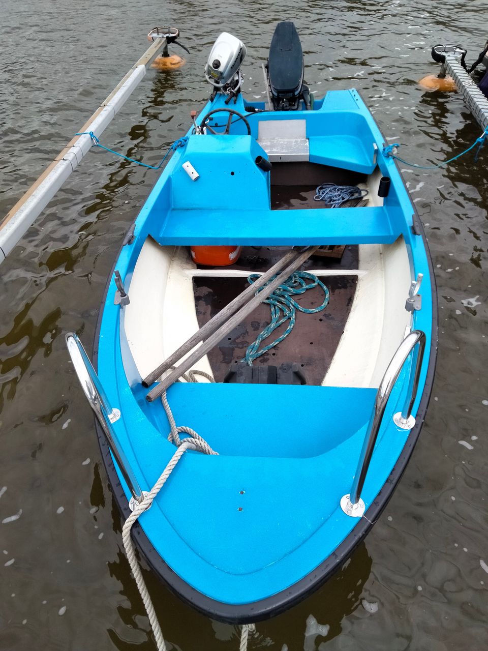 Sininen/musta pulpettivene moottorivene merkki Ockelbo .Vihti, Uusimaa