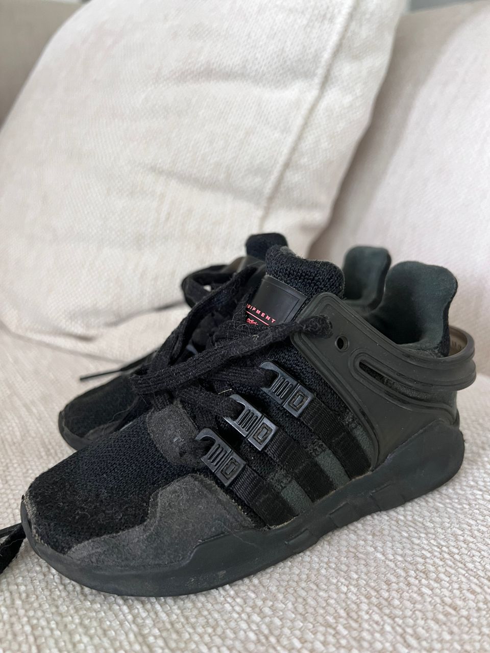 Adidas lenkkarit 25