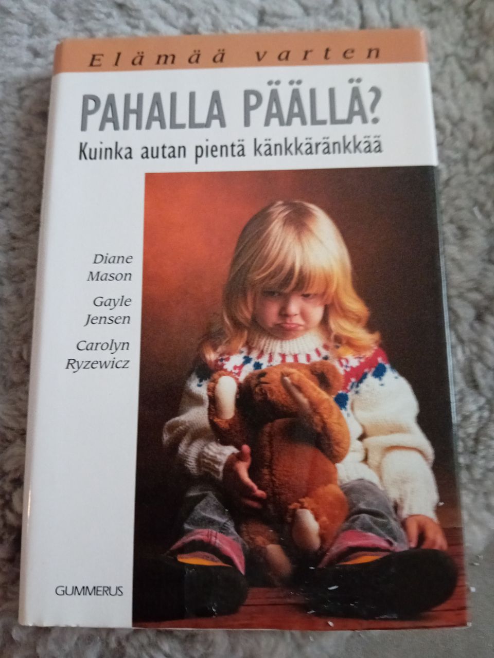 Pahalla päällä, Diane Mason ym