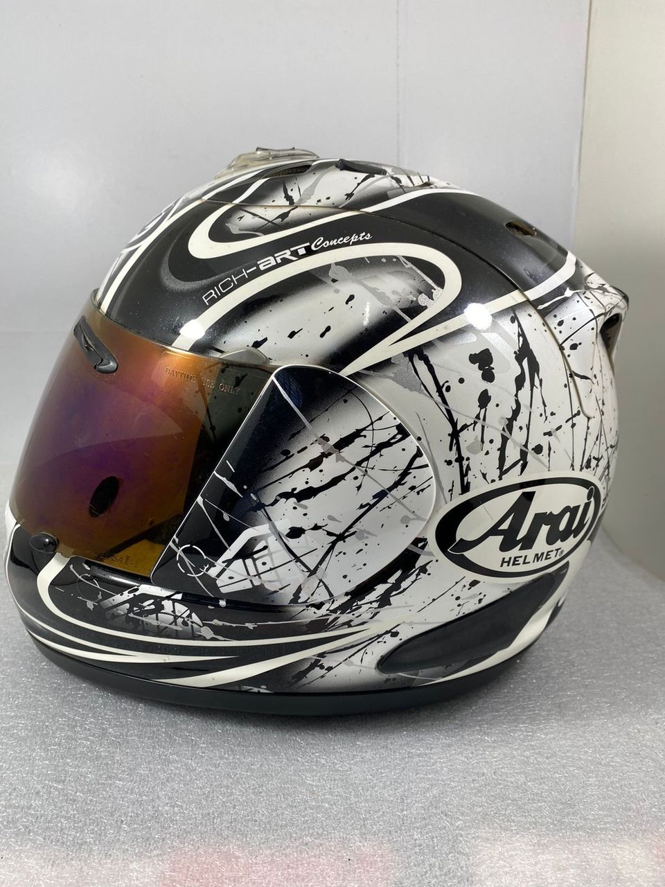 Arai RX-7 GP kypärä