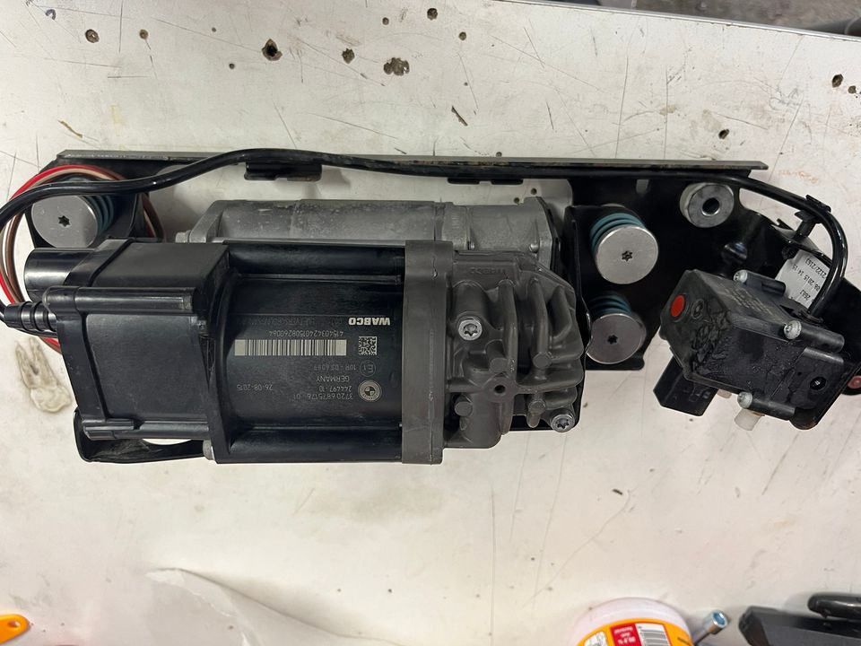 Wabco F11 Bmw ilmajousituksen kompressori