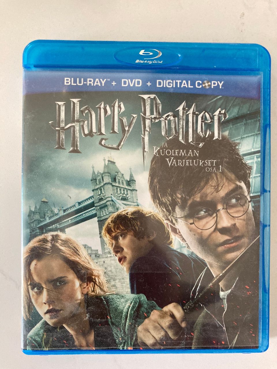 Harry Potter: Kuoleman varjelukset osa 1, blu-ray (postikulut 2 euroa)