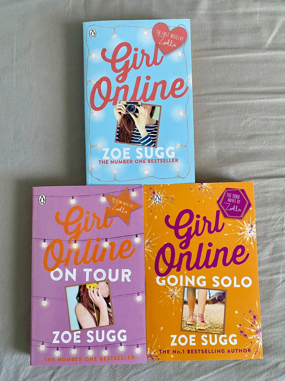 Zoe Sugg / Zoella Girl Online trilogia kirjasarja englanniksi (3 kpl)