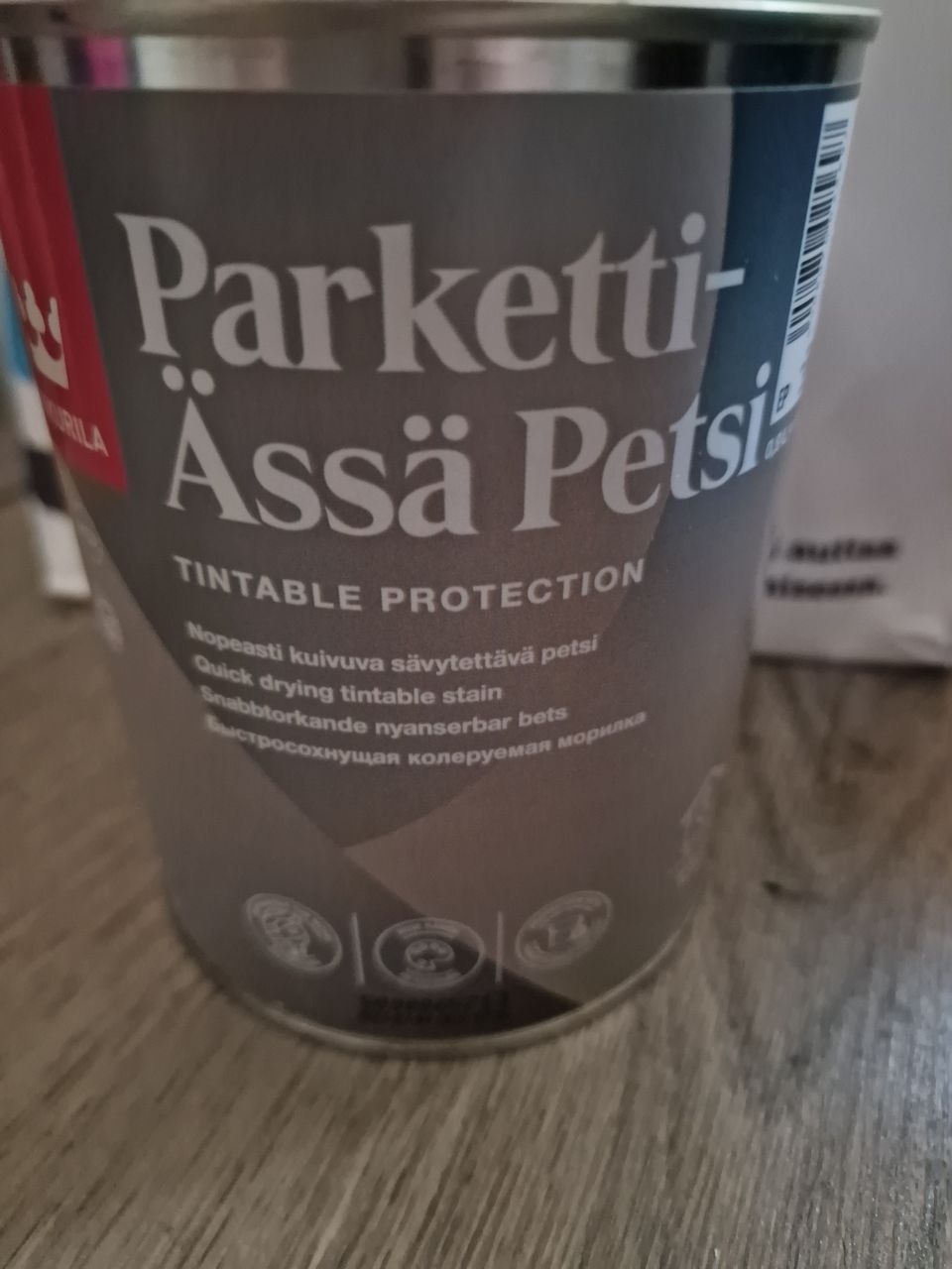 Parketti ässä petsi