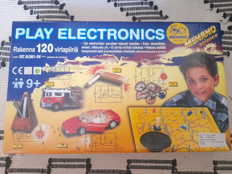 Mehano Play Electronics-setti nuorelle sähkärille 2002