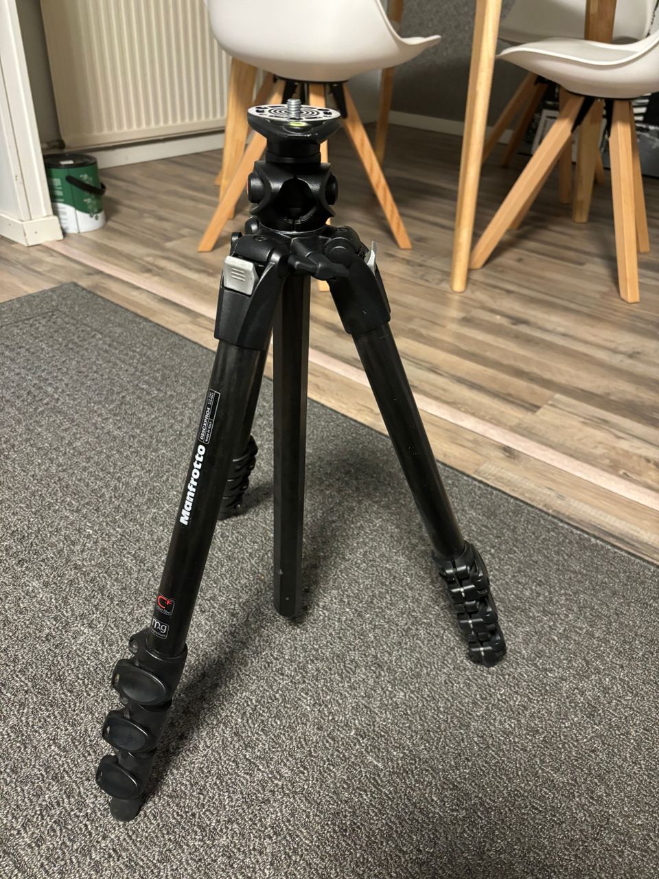 Manfrotto 055cxpro4 hiilikuitujalusta