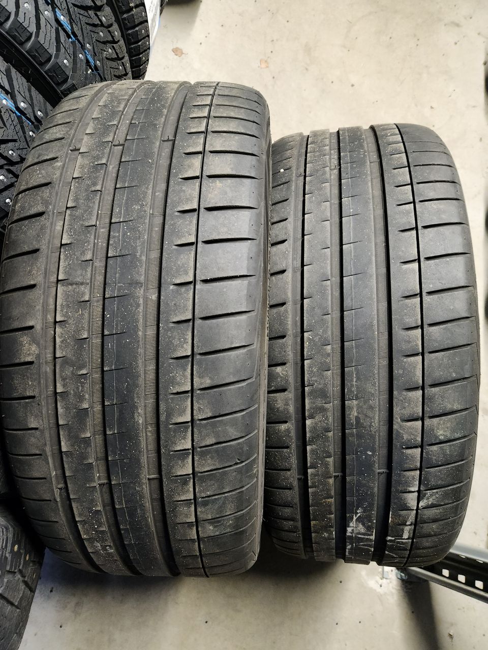 4kpl 245/40r20 kesärenkaita