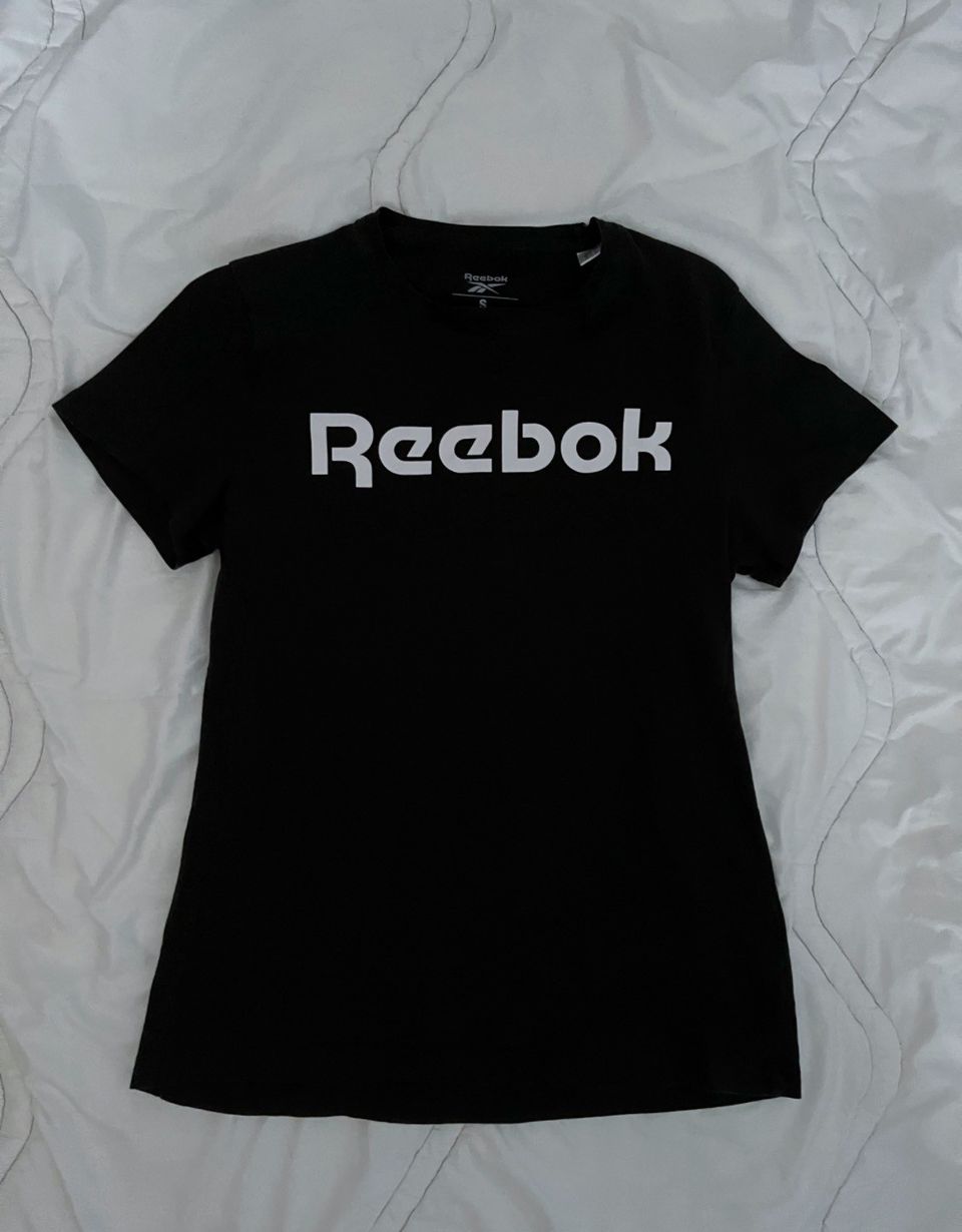 Reebok paita