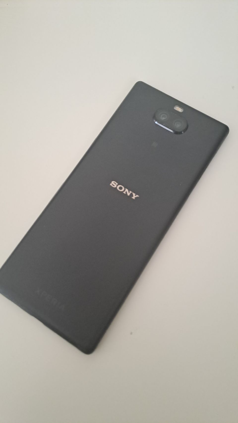 Sony Xperia 10 plus puhelin