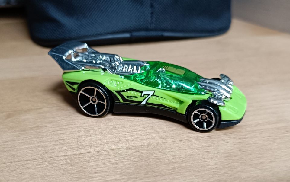 Hot Wheels pikkuauto