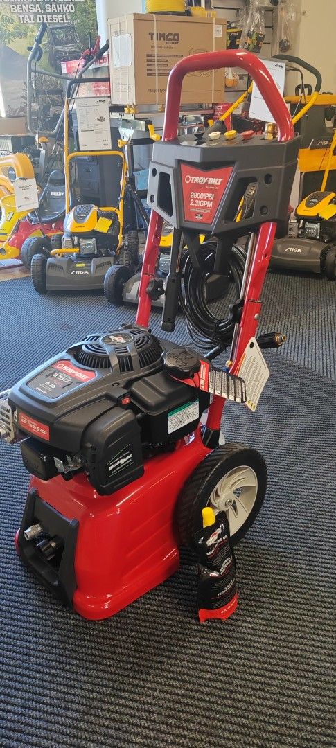 Bensiinikäyttöinen korkeapainepesuri TROY-BILT HCP2800