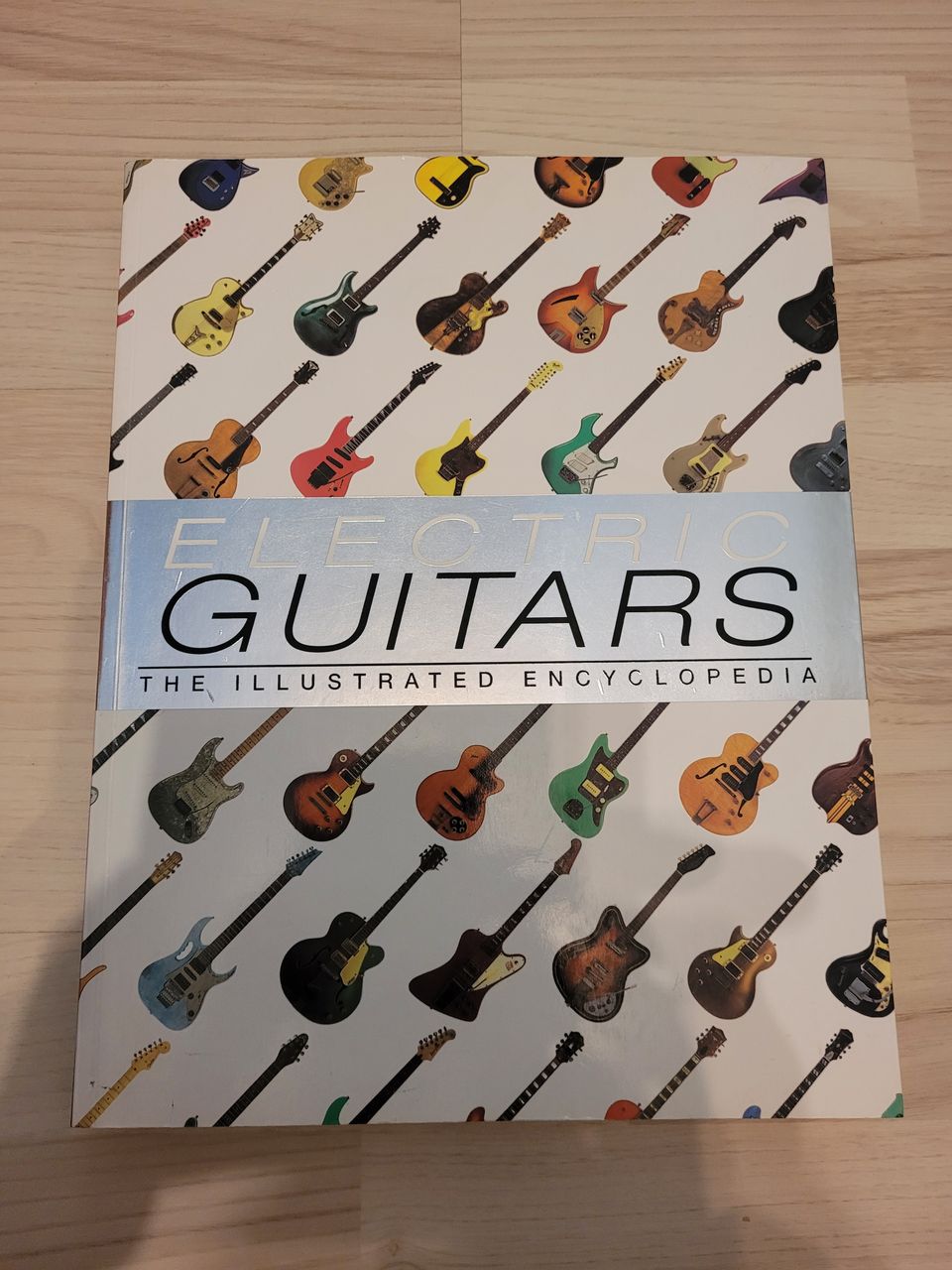 Electric guitars illustrated encyclopedia