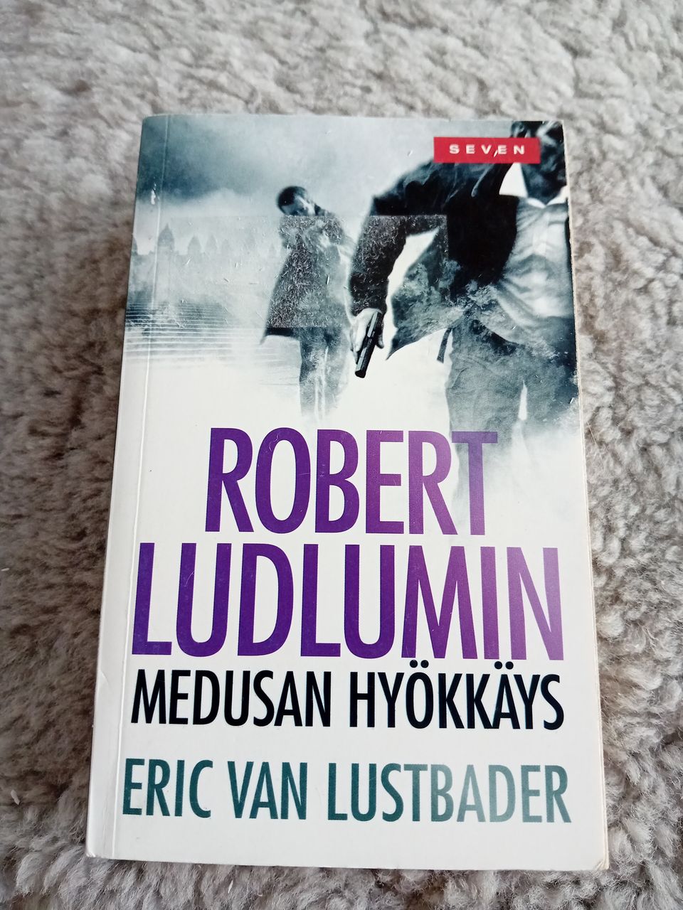 Medusan hyökkäys, Robert Ludlum