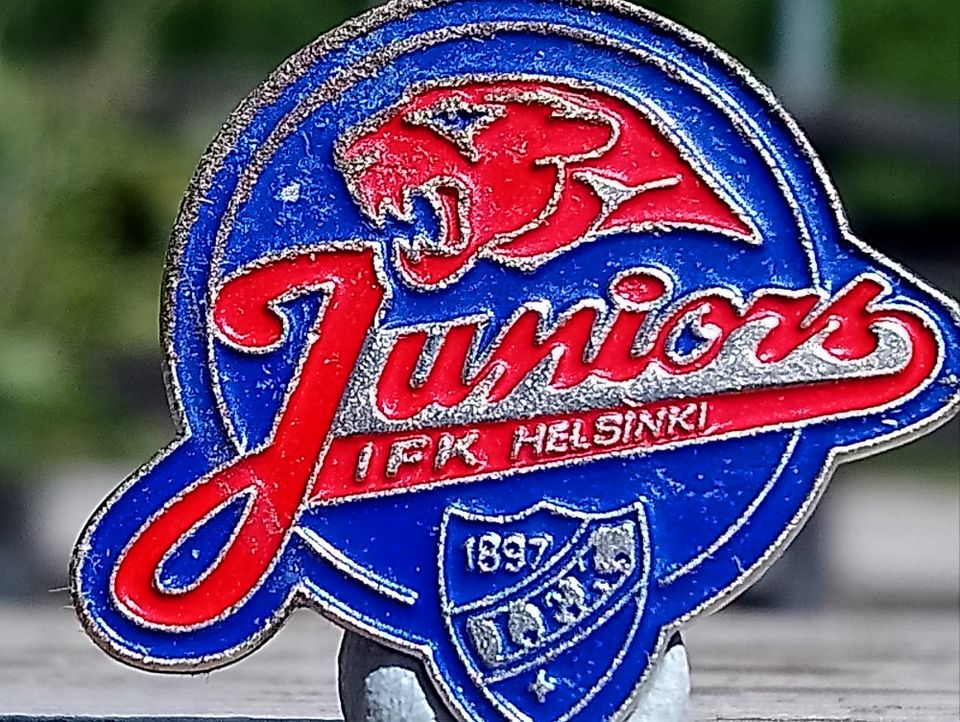 HIFK  Pinssi - 90 Luvulta. Halkaisija - 28 mm.