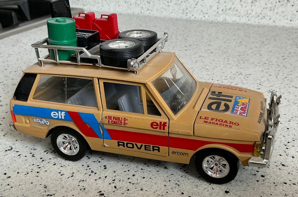 Pienoismalli Burago Range Rover 1/25