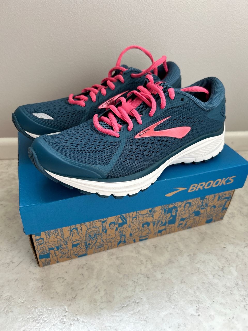 Brooks Aduro 6. 36,5