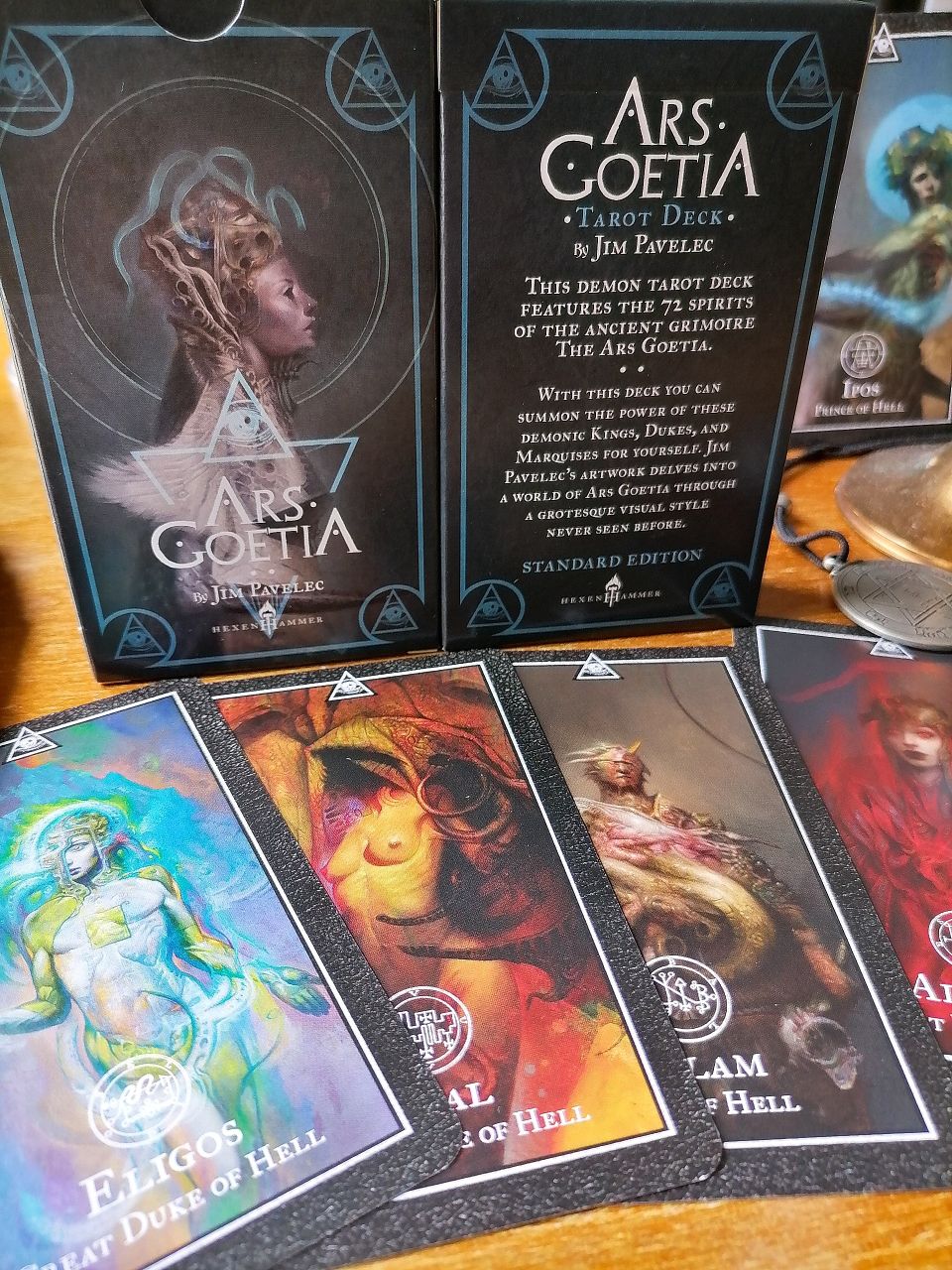 Ars Goetia Demoni Tarot-pakka (Normi editio), opaskirja + pelilauta