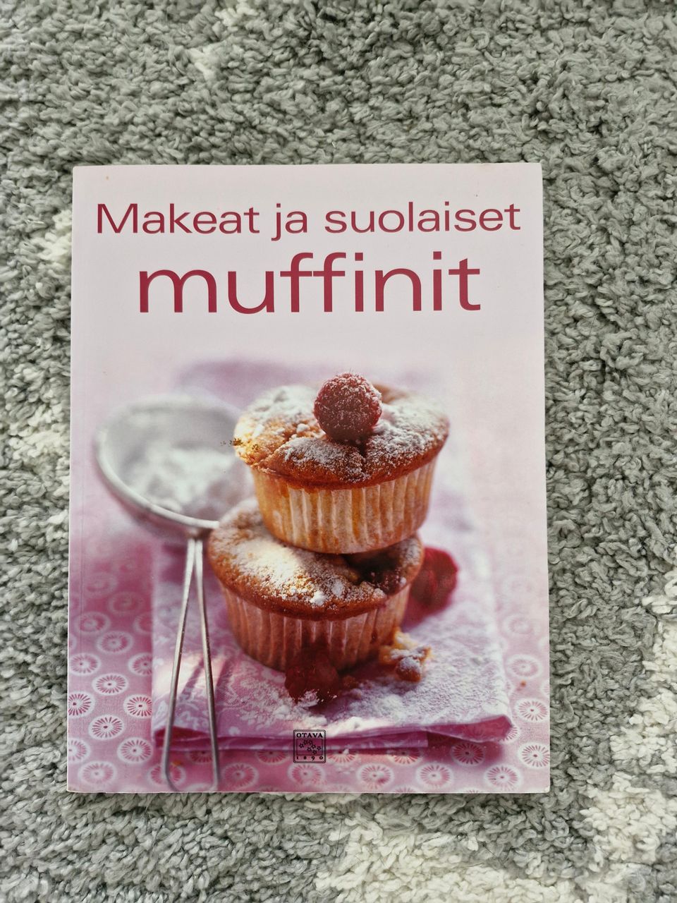 Makeat ja suolaiset muffinit -kirja