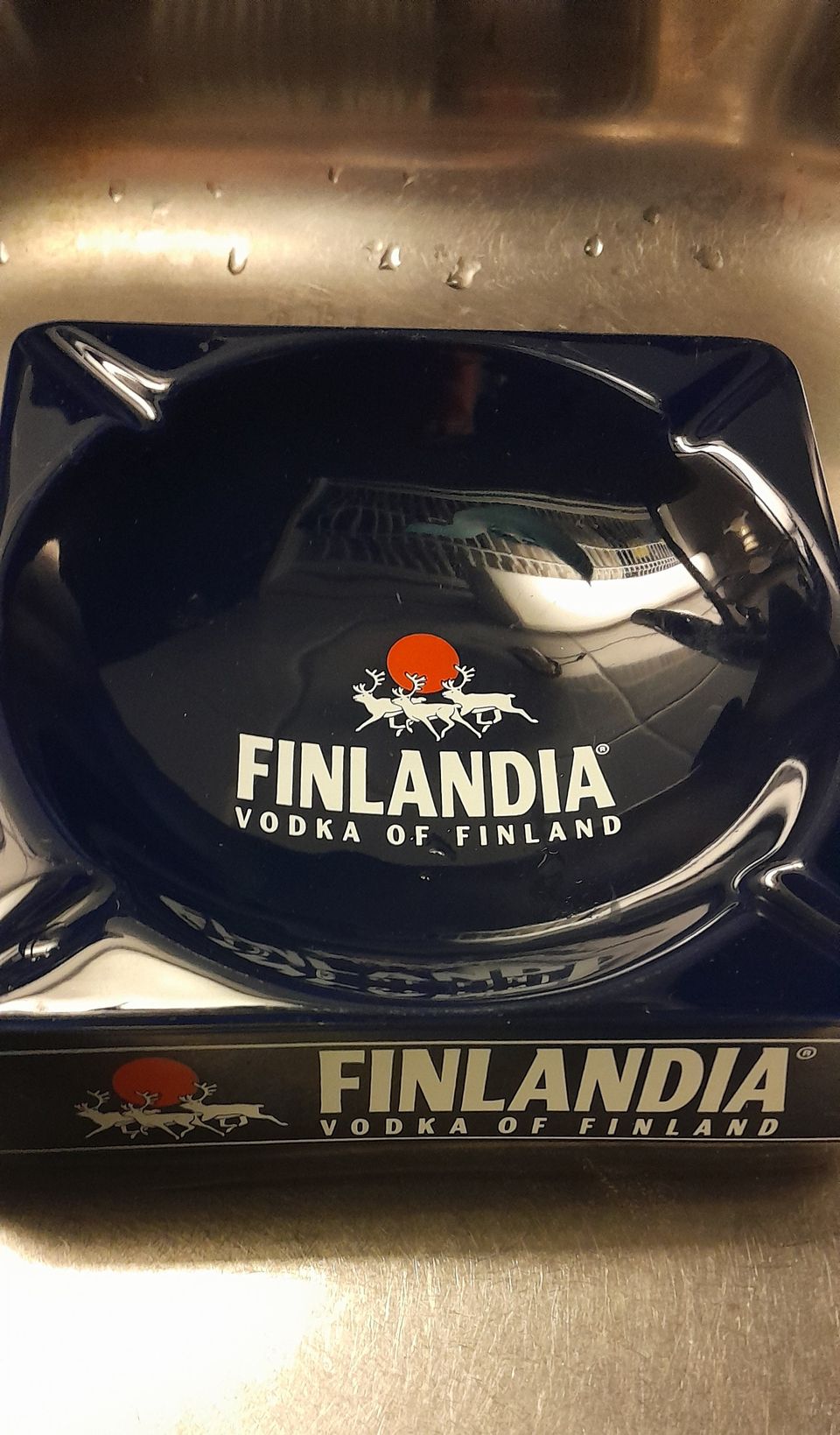 Iso, retro, Finlandia vodka-tuhkakuppi