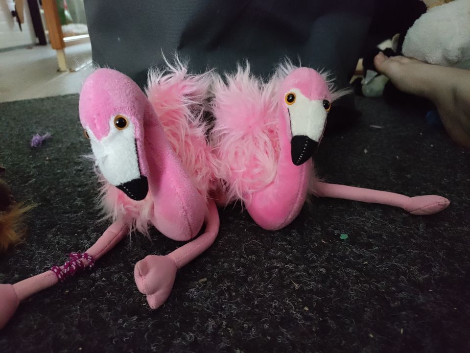 Pehmolelu flamingo