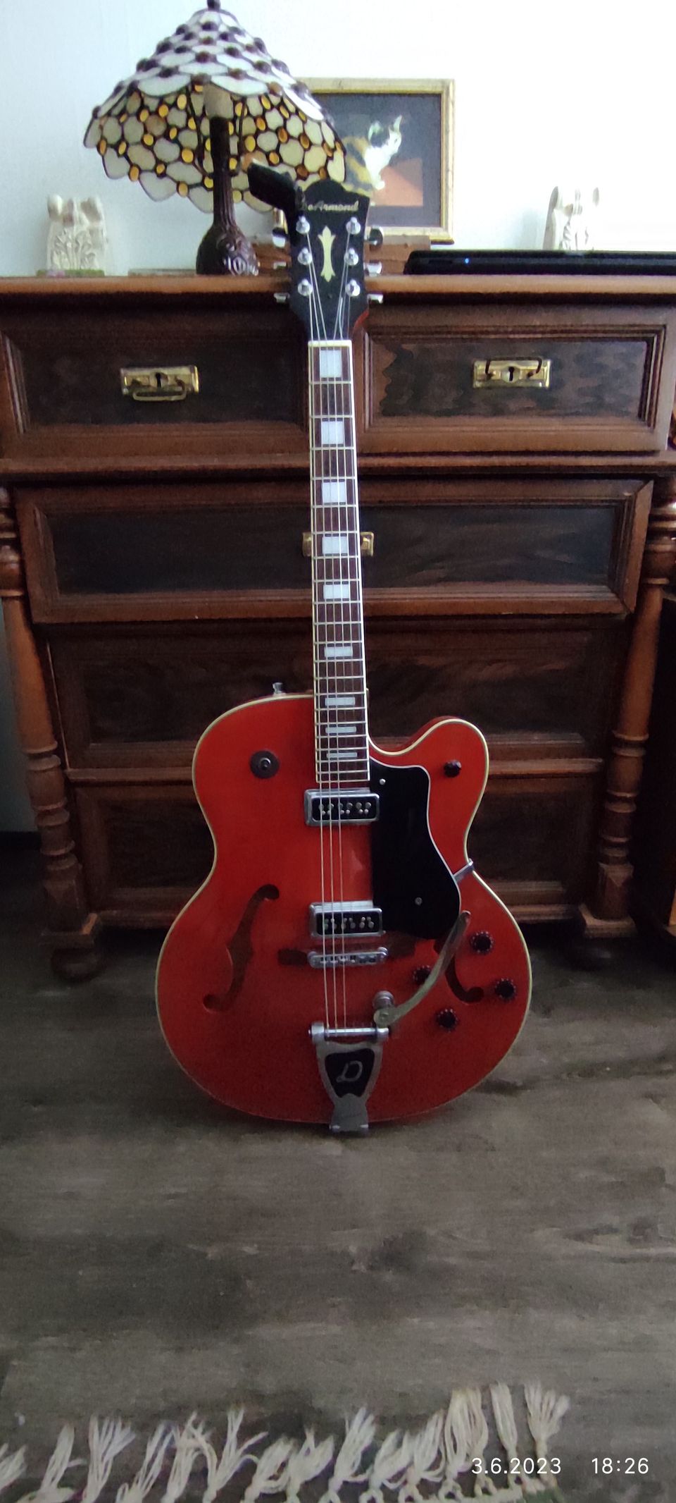 DeArmond T-400 Tennessee orange.