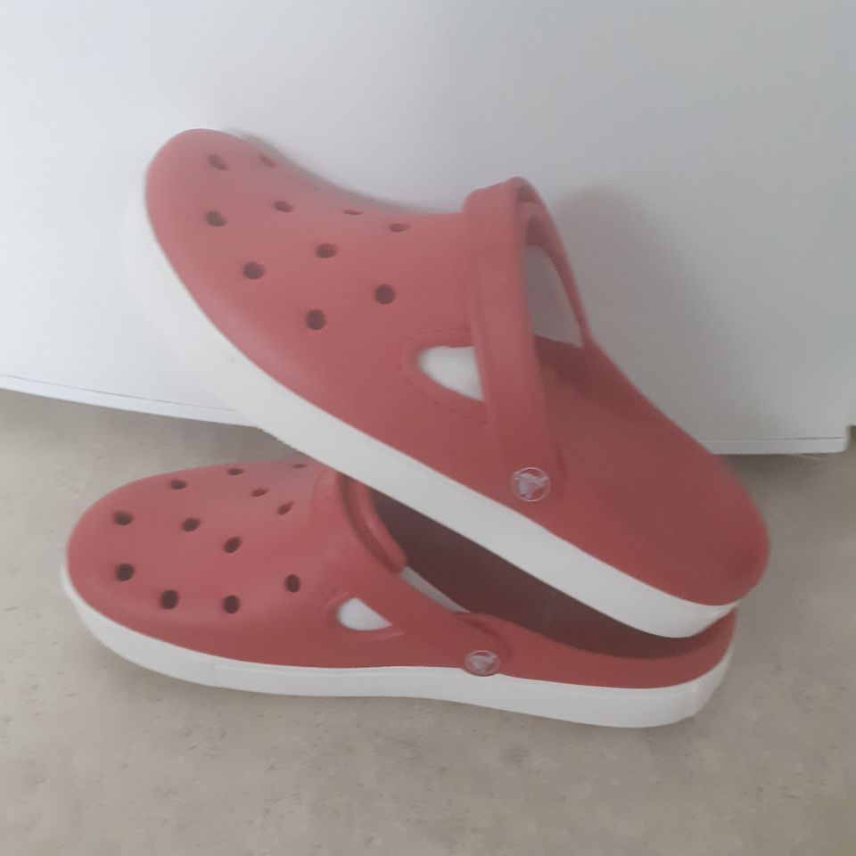 Uudet crocsit