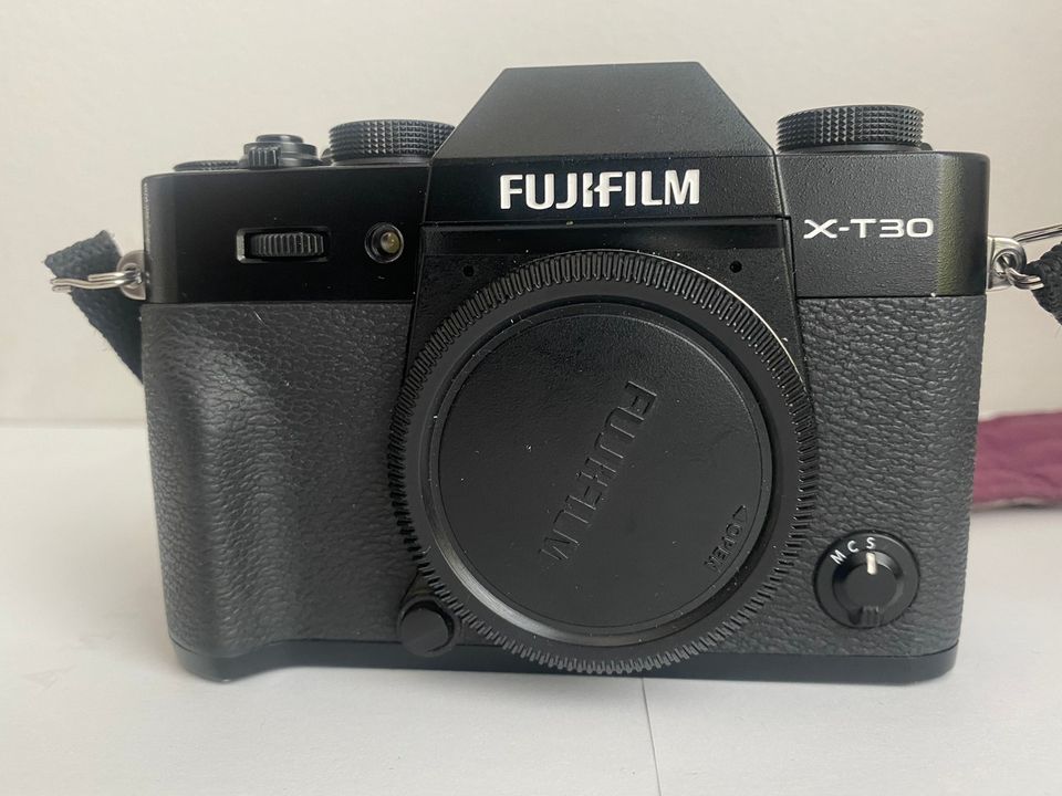 Fujifilm X-T30 järjestelmäkamera