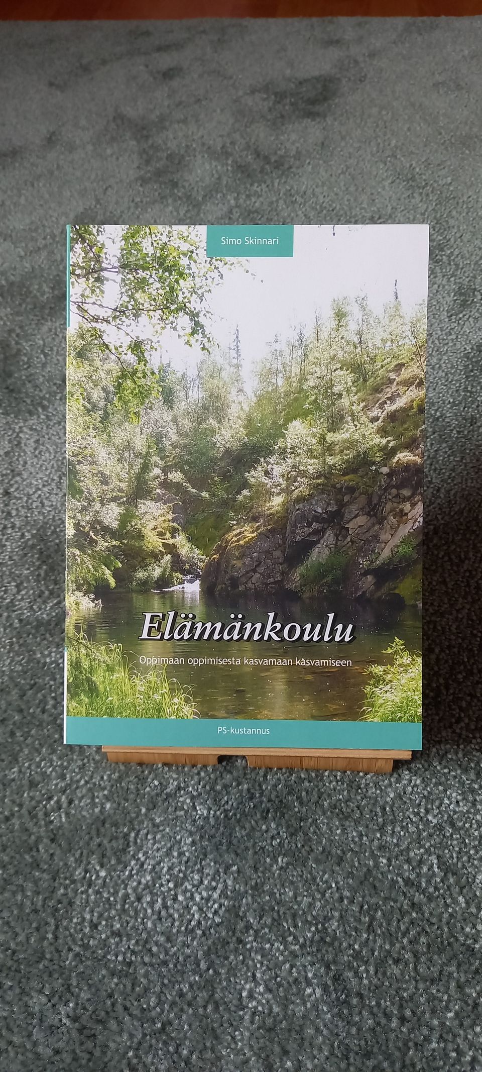 Elämänkoulu KIRJA