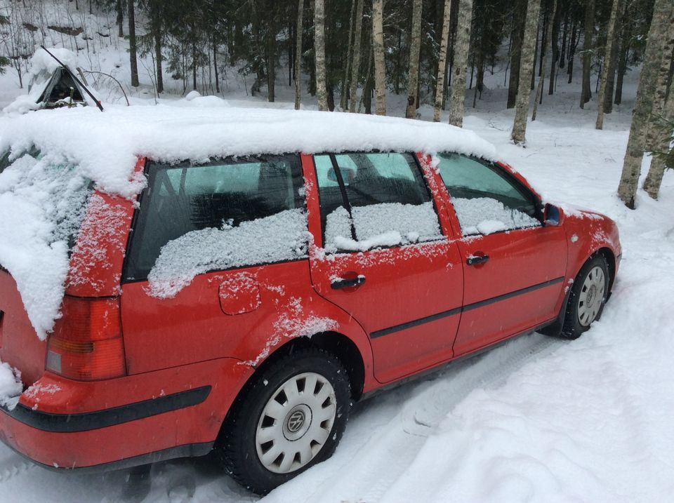 VW Golf myydään osina