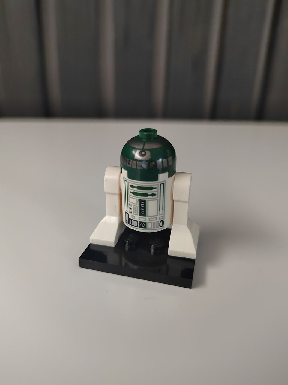 LEGO Star Wars minifigure, R4-P44