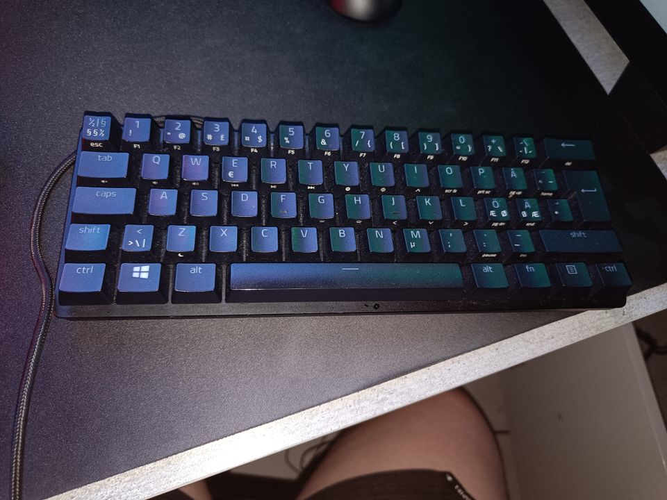 Razer huntsman mini pelinäppäimistö