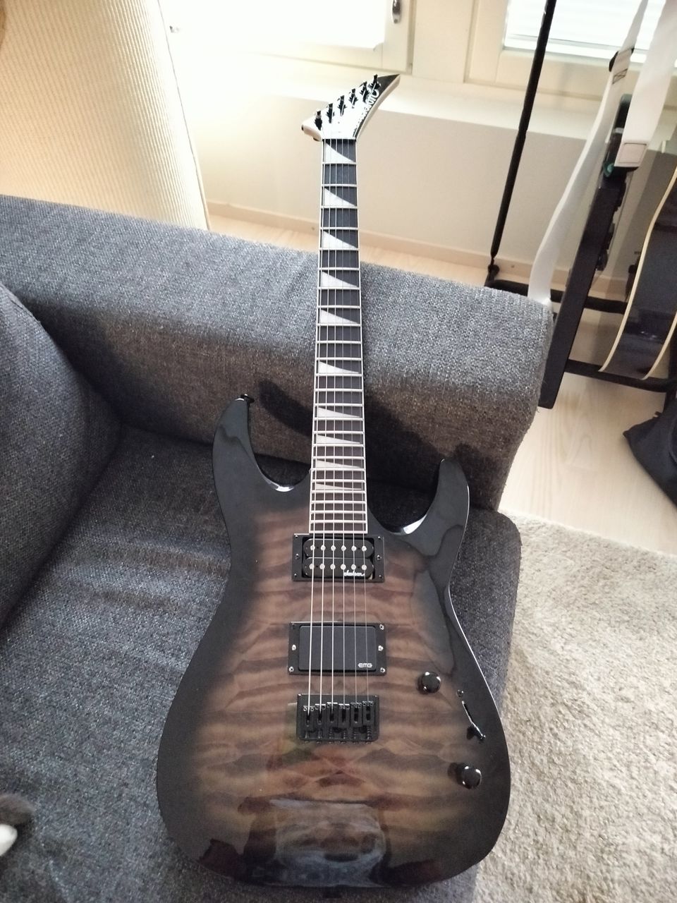 Jackson JS32Q DKA