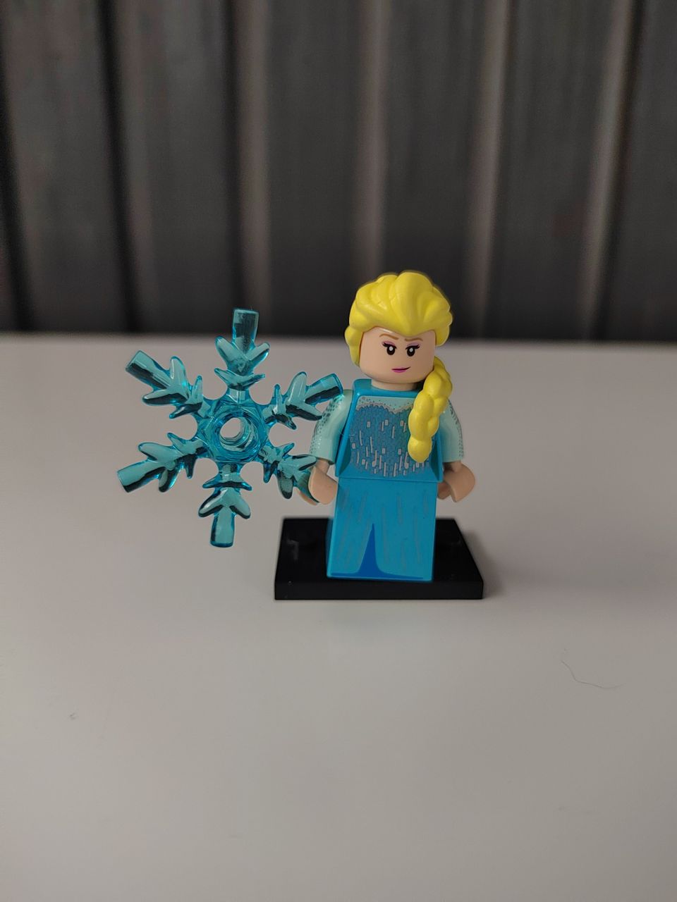 LEGO minifigure, Elsa