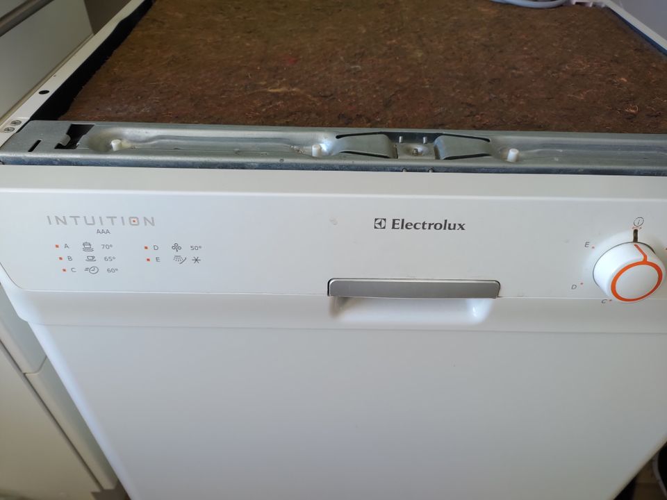 Astianpesukone Electrolux Intuition