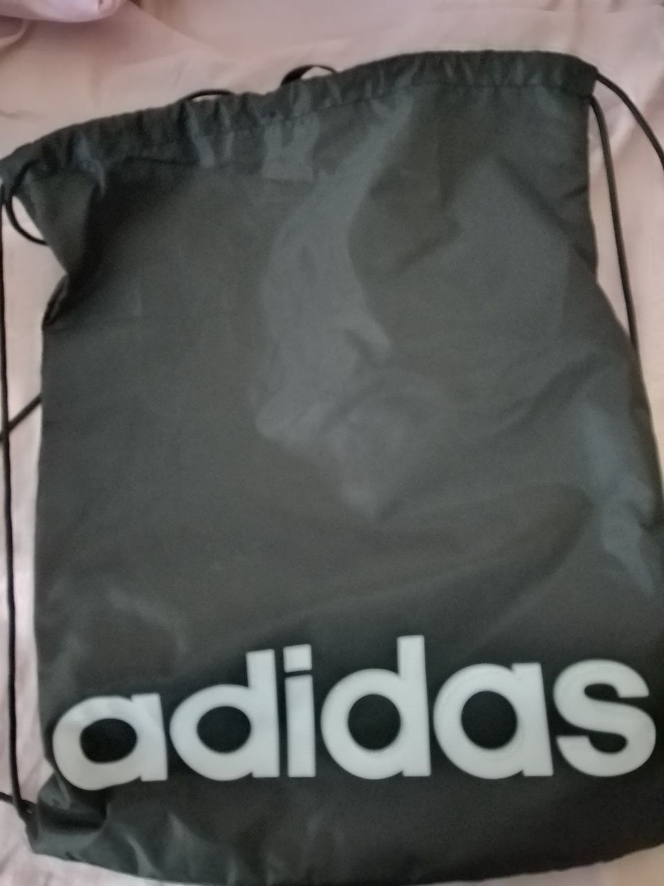 Adidas jumppapussi