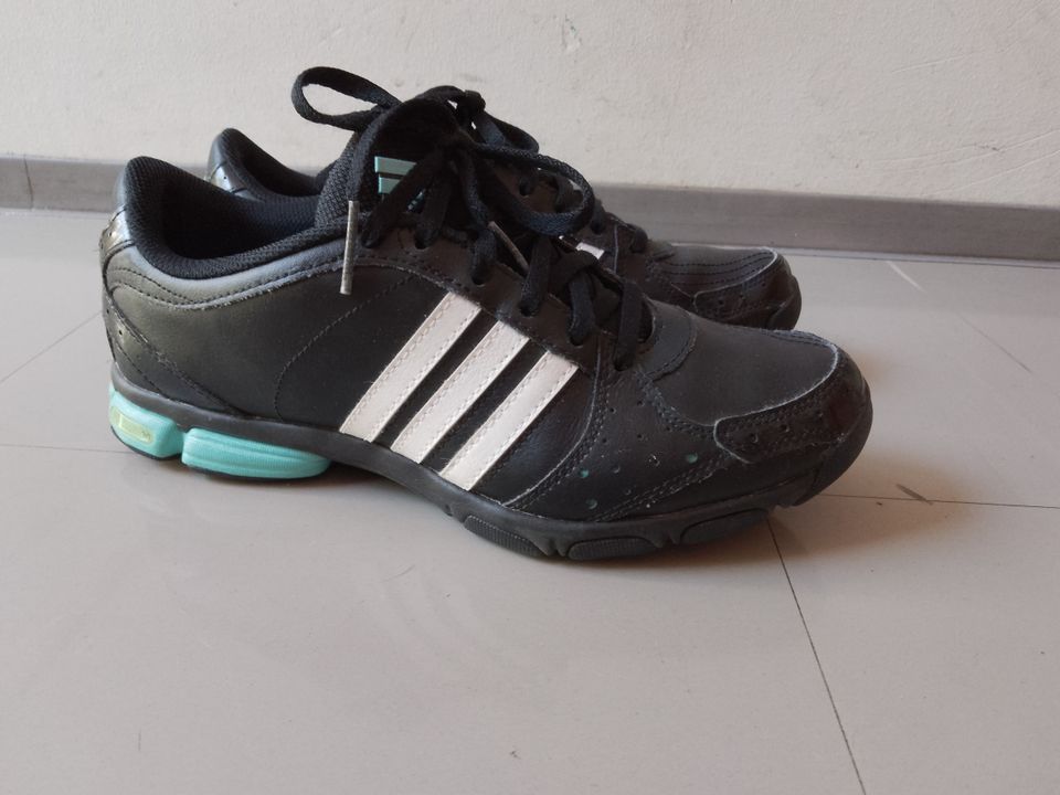 Adidas lenkkarit koko 38