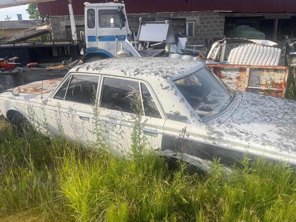 Toyota crown osina tai kokonaan