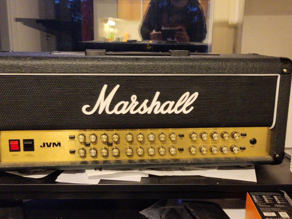 Marshall JVM410H + Marshall 1960AV Cabinetti