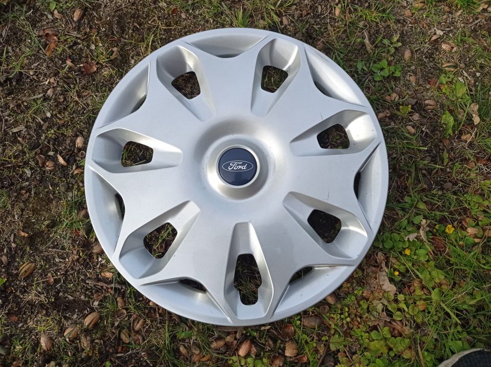 Ford 16" pölykapseli