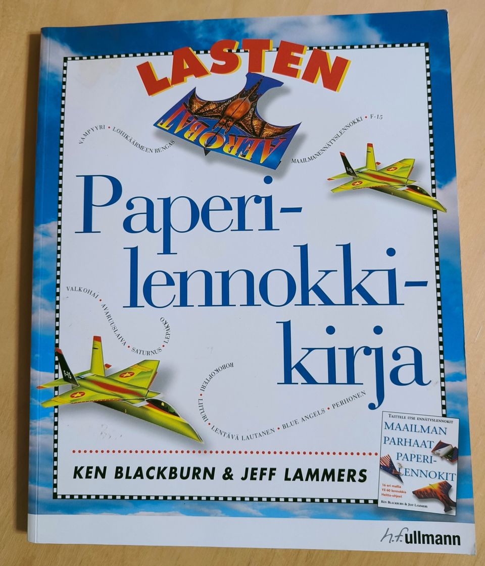 Lasten paperilennokkikirja