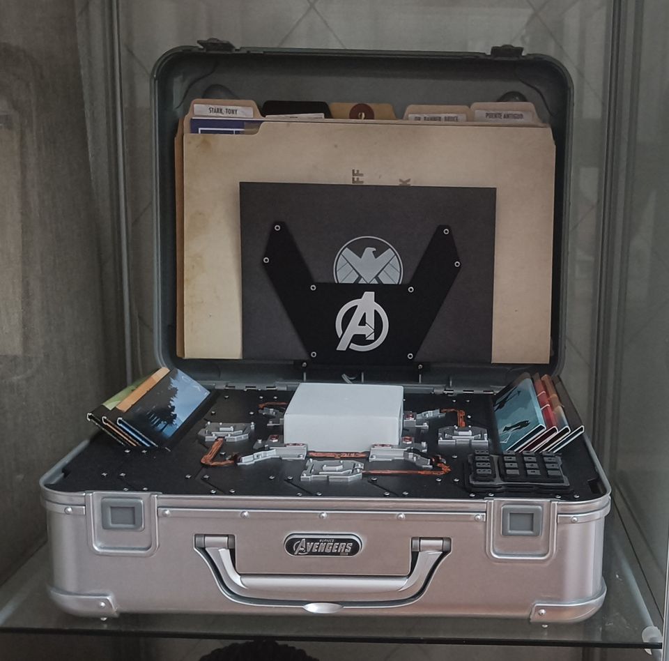 Marvel Cinematic Universe: Phase One - Avengers Assembled Blu-ray Box Briefcase