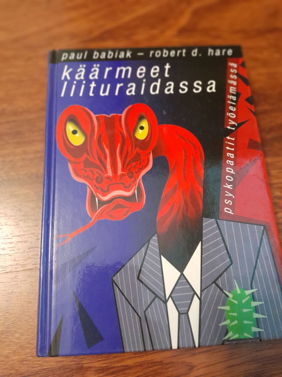 Käärmeet Liituraidassa - Paul Babiak