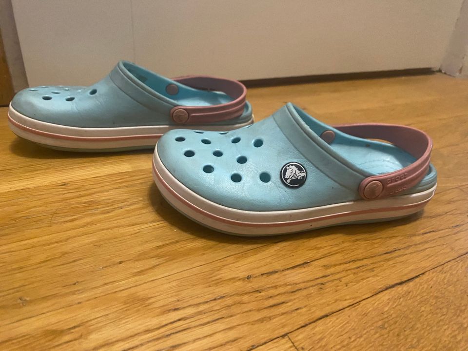 Crocs -sandaalit