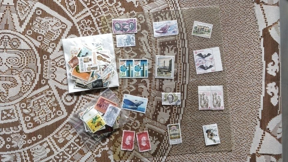 Eri maista postimerkkejä (214 kpl)