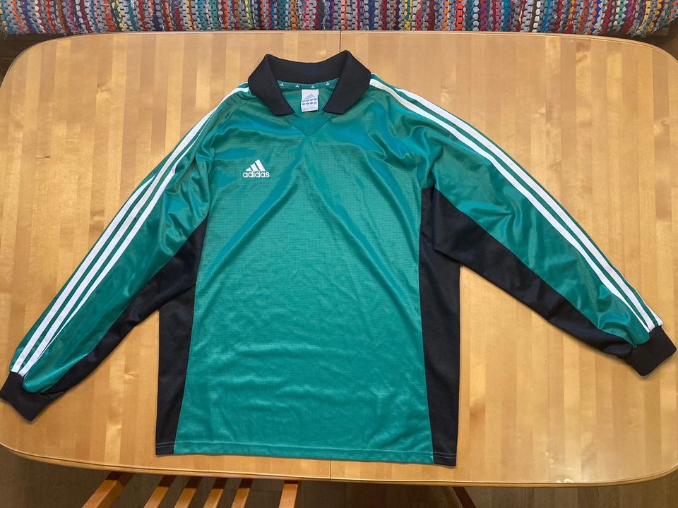 Adidas pelipaita koko M