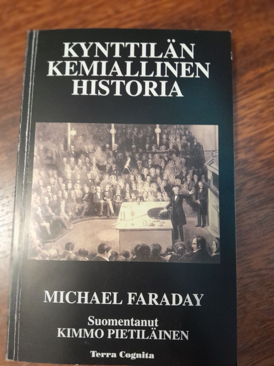 Kynttilän Kemiallinen Historia - Kimmo Pentikäinen