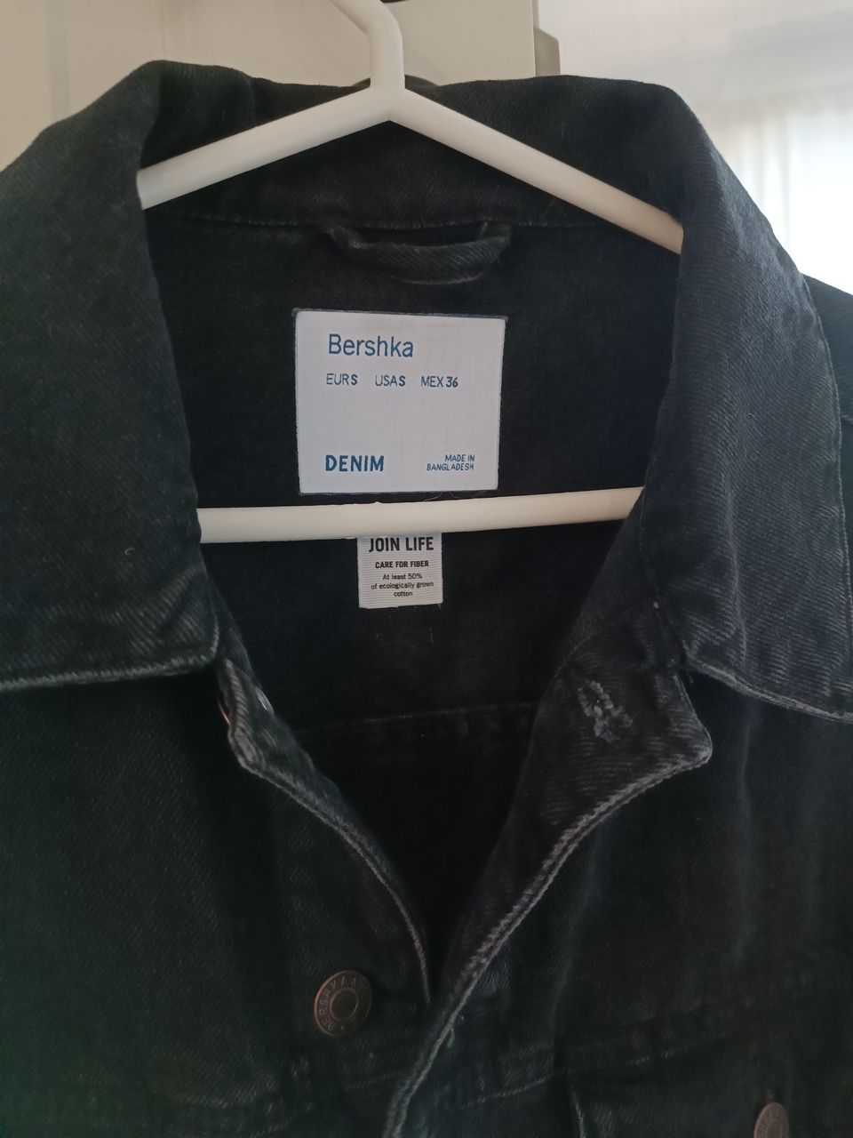 Bershka: Magee väljä musta Farkku takki, 36