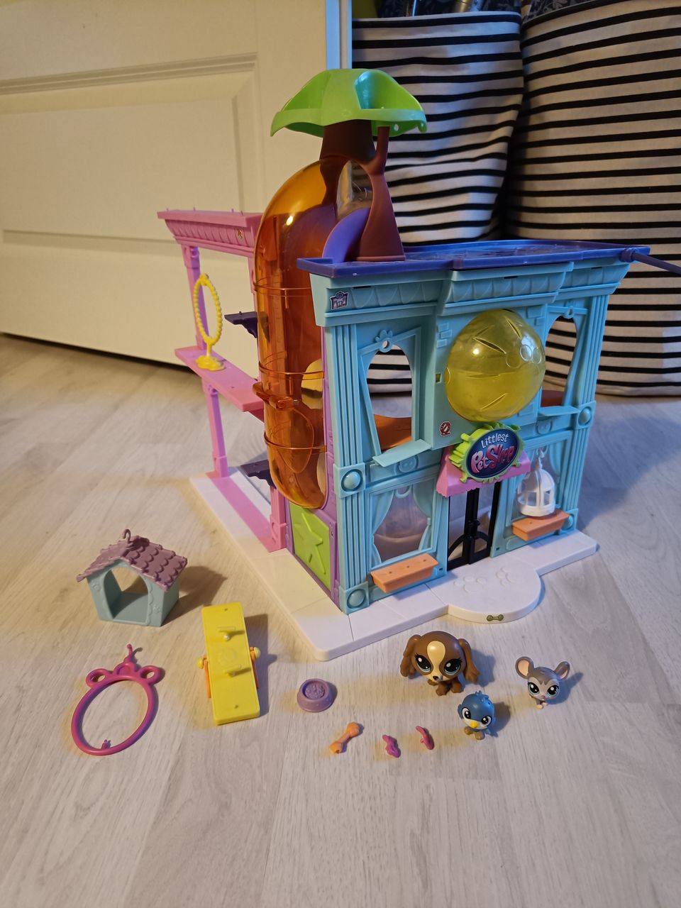 Littlest Petshop rakennukset ja osat