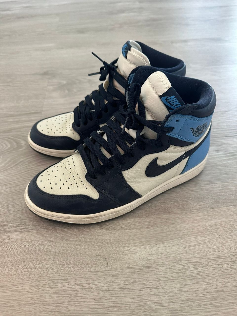 Jordan 1  Retro High OG Obsidian/University Blue 41